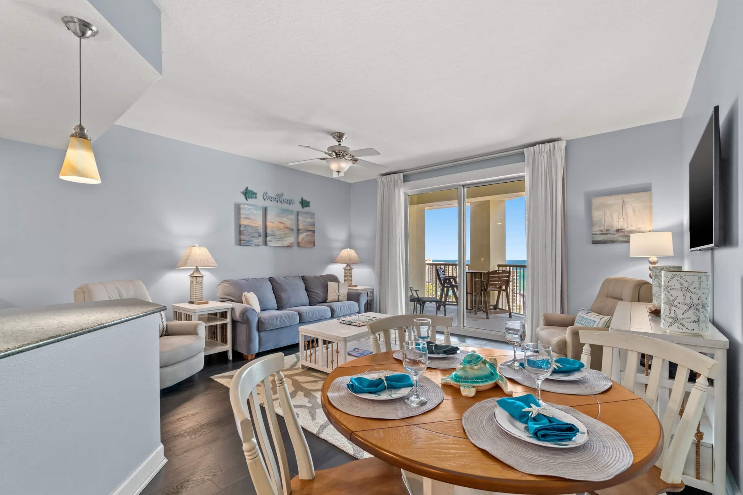 Cozy dining area. Grand Panama 2-1006, Grand Panama Beach Resort, Tower 2.